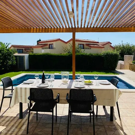 Lauvic Villa *